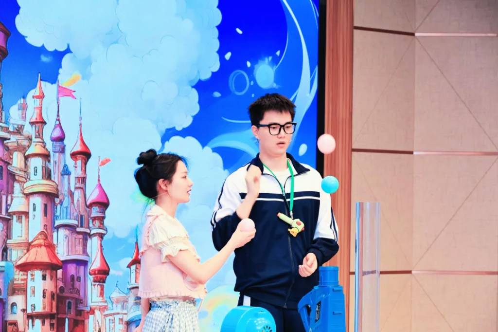 參加植物園舉辦的“2025年湖北省科技活動周和全國科技工作者日活動啟動儀式”_1024_682_70.jpg